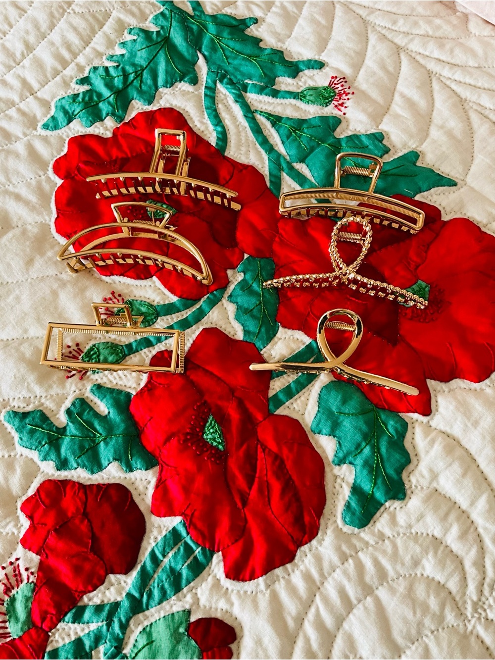 Gold Hair Clip Set — Elegant Women’s Accessories